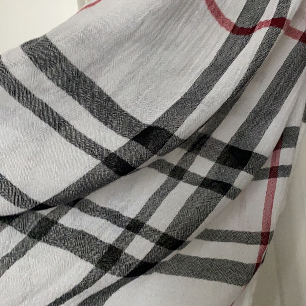 Designer inspired scarf / white , red, and black - Picture 2 of 4